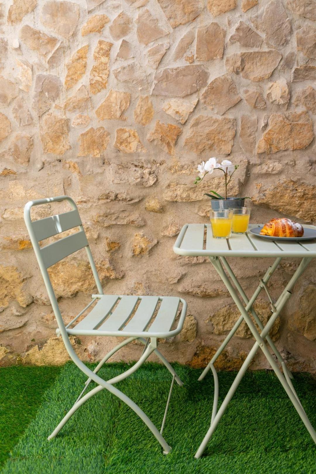 With Private Terrace 250m To Largo Intendente *
