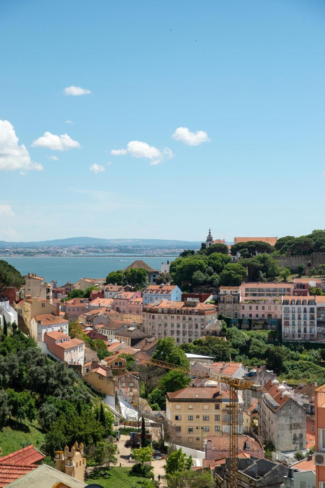 Apartamento With Private Terrace 250m To Largo Intendente Lisboa