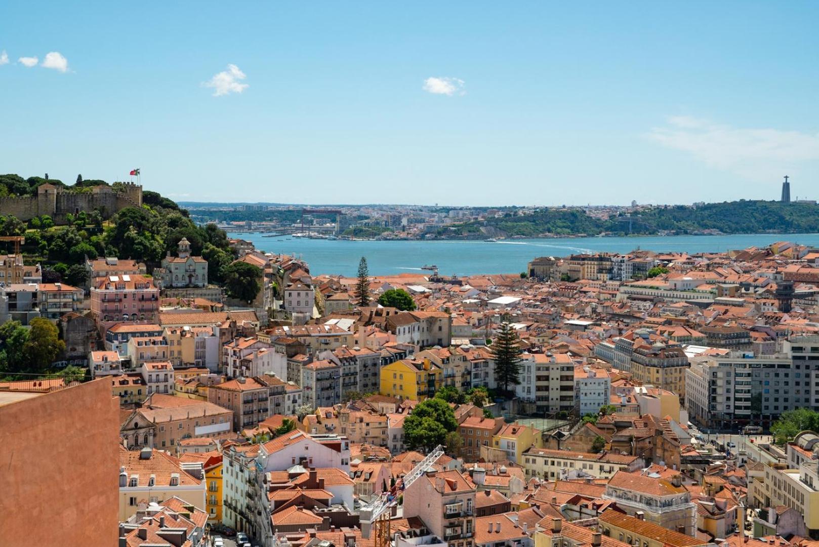 With Private Terrace 250m To Largo Intendente Lisboa