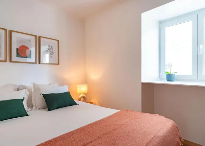 Apt With Private Terrace 250M To Largo Intendente
